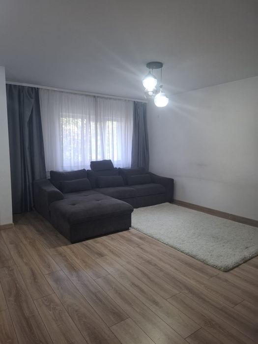 Apartament 2 camere ,etaj 1,decomandat ,Gavana 2
