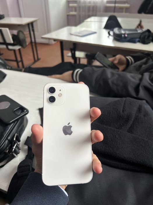 Айфон 12 128гб Акум 81