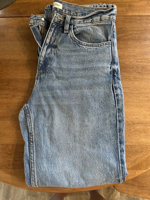 Продам джинсы mango