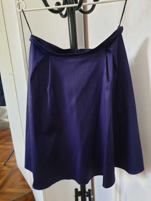 Vand fusta in stare foarte buna, marime 40-42