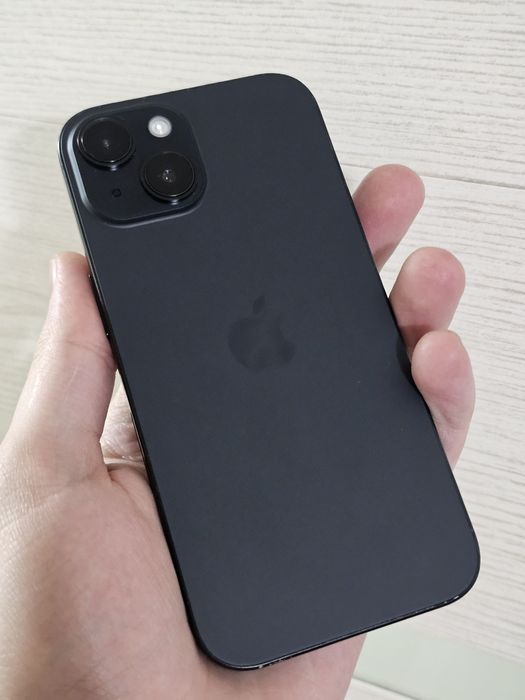 iPhone 15 в хорошем состоянии