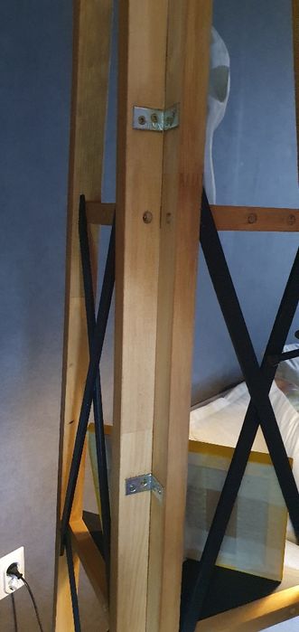 Дървена етажерка,ъглова