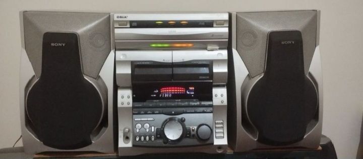 Sony muzikalniy sentr