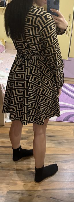 Рокля с елементи