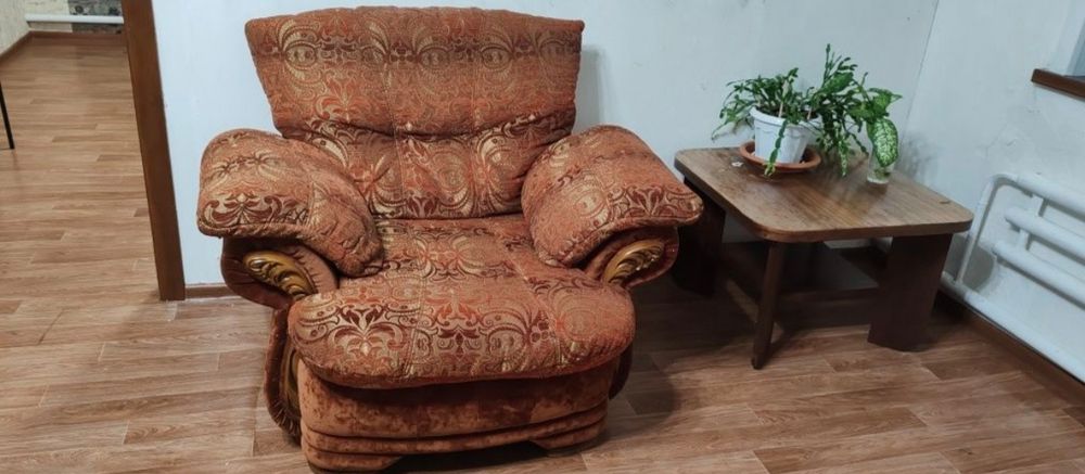 Продам диван +кресло