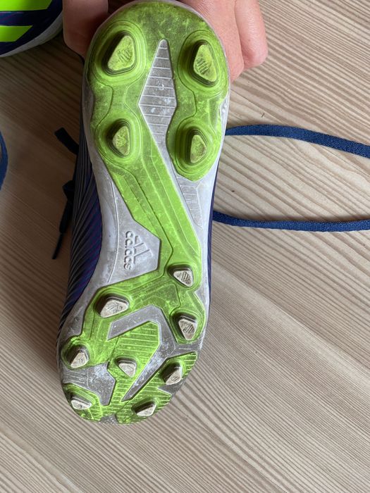 Футболни обувки - бутонки Adidas
