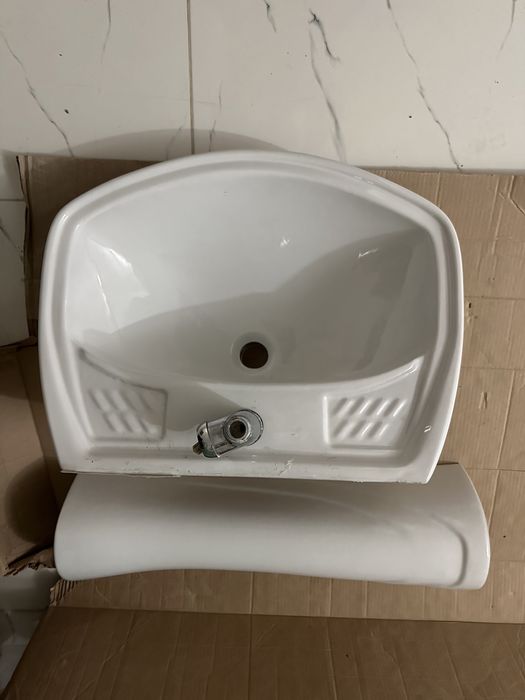 Раковина тюльпан для ванной СРОЧНО