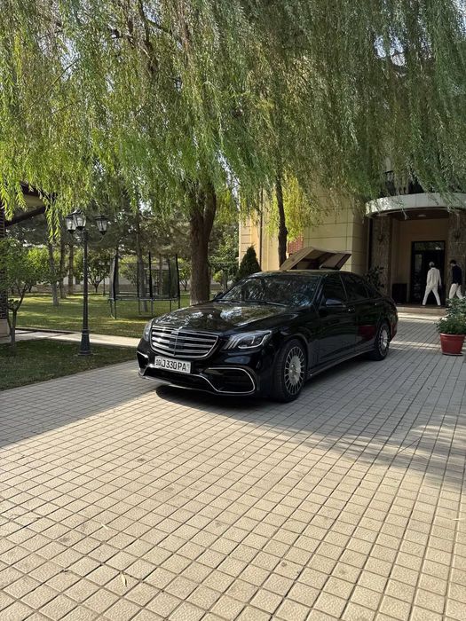 Автомобиль седан