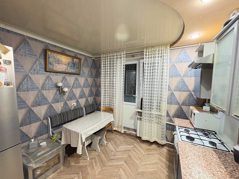 Продам 2-х к.кв. на 8 микрорайоне