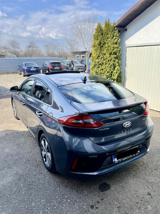 Hyundai Ioniq plug in hibrid, avariat, AVARIATE