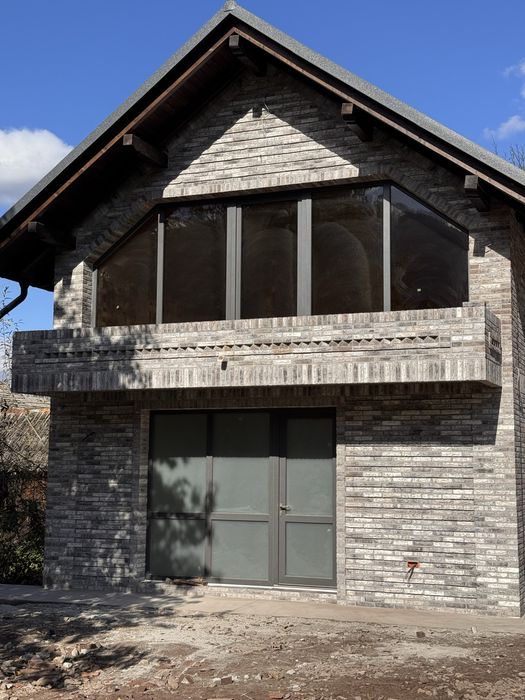 Lucrari din Caramida aparenta, fatade, garduri, foisoare,