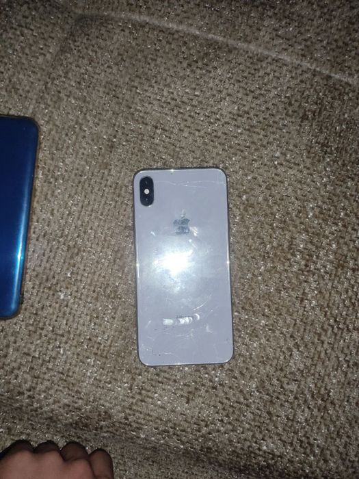 Iphone Xs Max 256 GB karopka bor 2.5 miyon boliwi