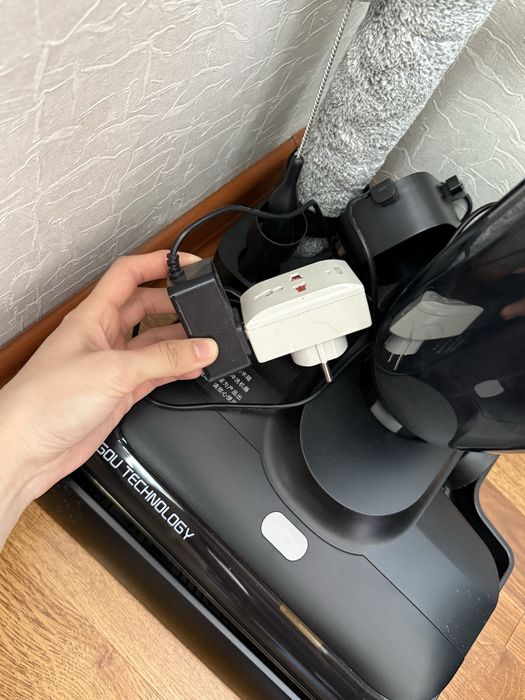 Продаю ручной пылесос 2в1