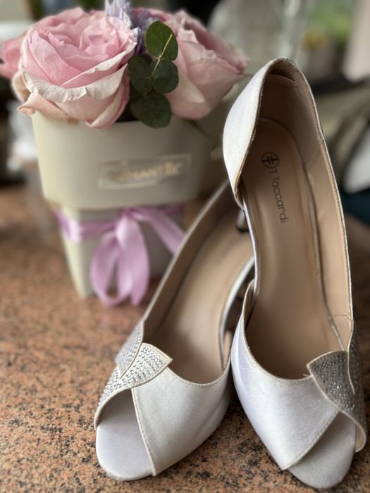 Свадебное платье, туфли лодочки