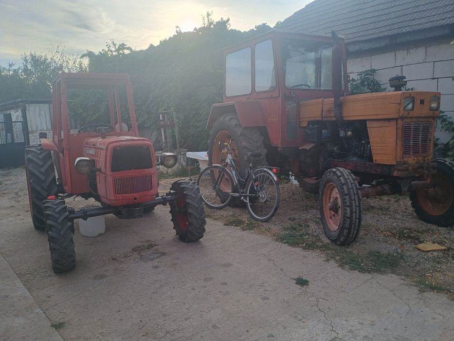 Vând două tractoare