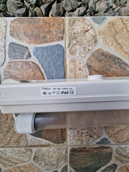 Lampa pt tub fluorescent