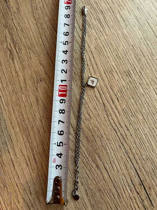 Продавам дамска гривна Emporio Armani