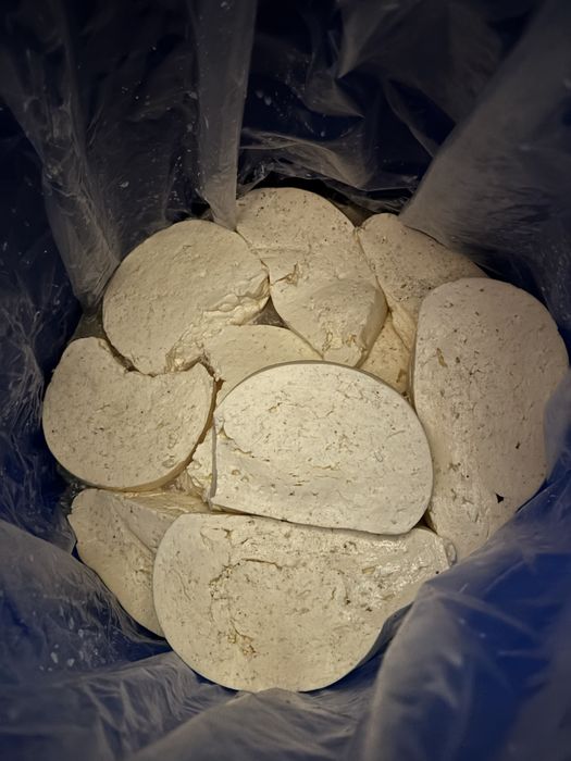 Brânză de vacă proaspat sărată de vânzare