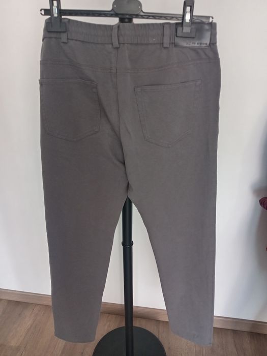 Vând pantaloni casual gri elastici