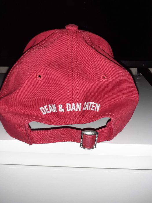 Шапка със козирка Dsquared2...