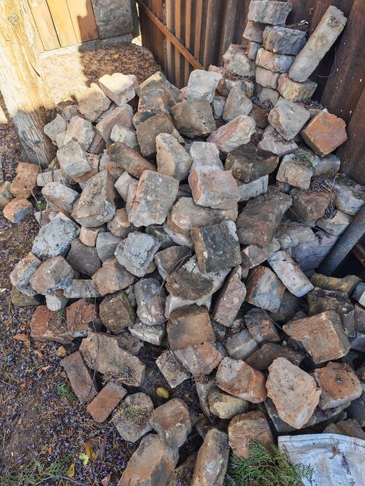 Бу красный кирпич отдам даром