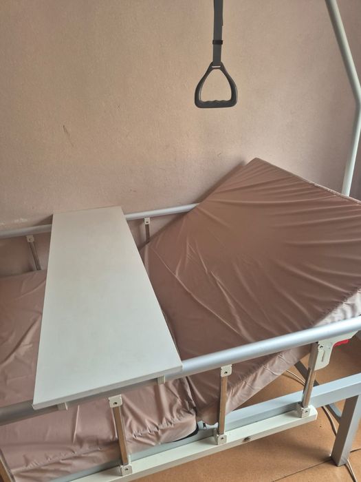 Кровать медицинская