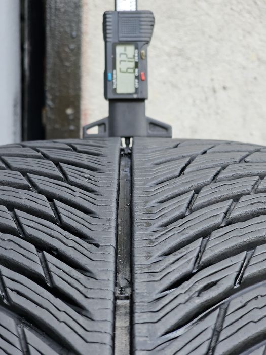 Vând patru anvelope de iarna michelin 255 50  21 dot 3221