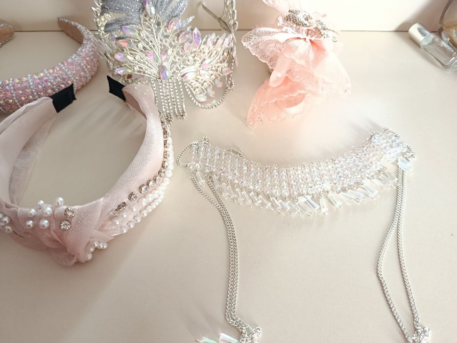 Kelinchaklar uchun diadema va abadoklar