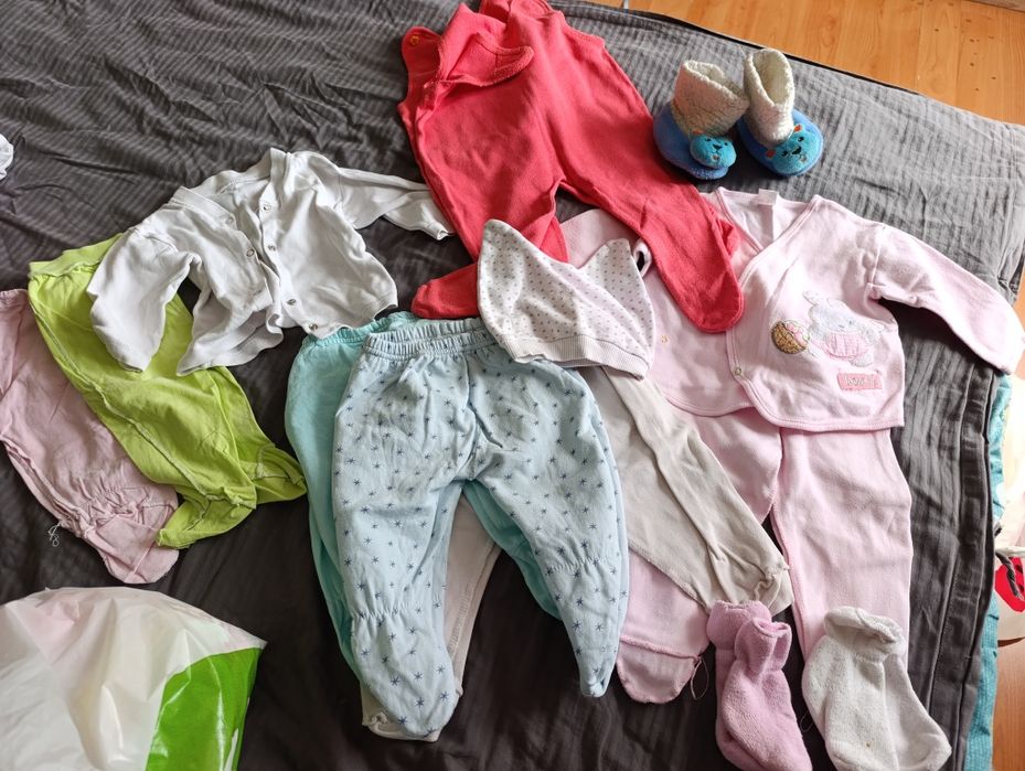 Отдам даром детские вещи