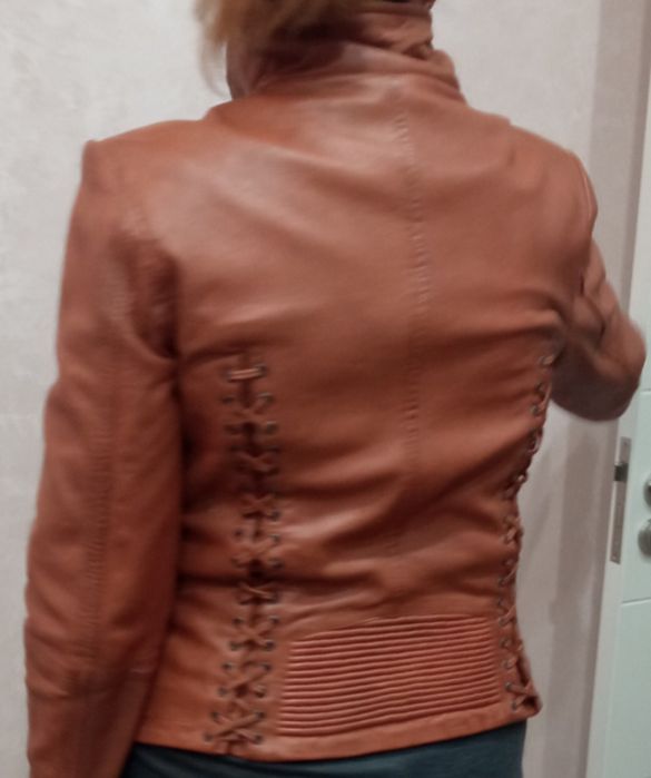 Дамско кожено яке