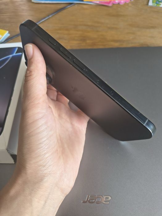 Iphone 16 PRO гаранция до декември 2027 г128 GB