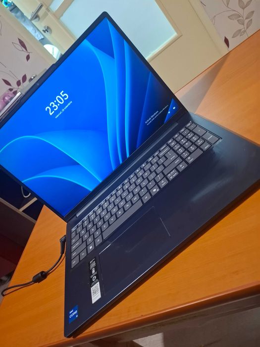 laptop lenovo 16 wuxga