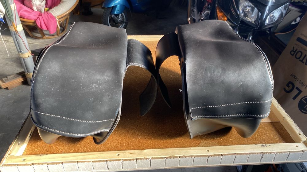 Coburi /Genti moto laterale din piele