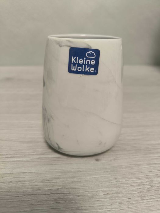 Дозатор за течен сапун и чашка