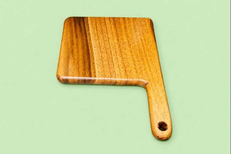 Tocător outdoor din lemn nuc, lucrat manual