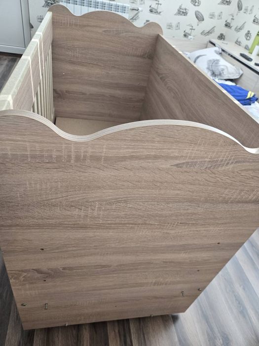 Продавам креватче 120/60