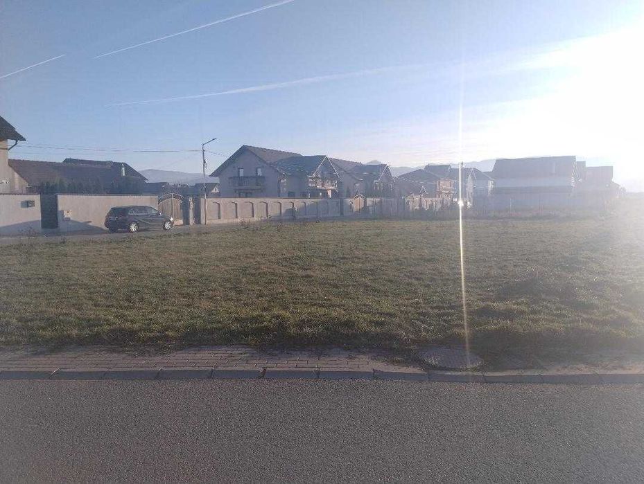 De vanzare un teren intravilan cu o suprafata de 800 mp, cu utilitati