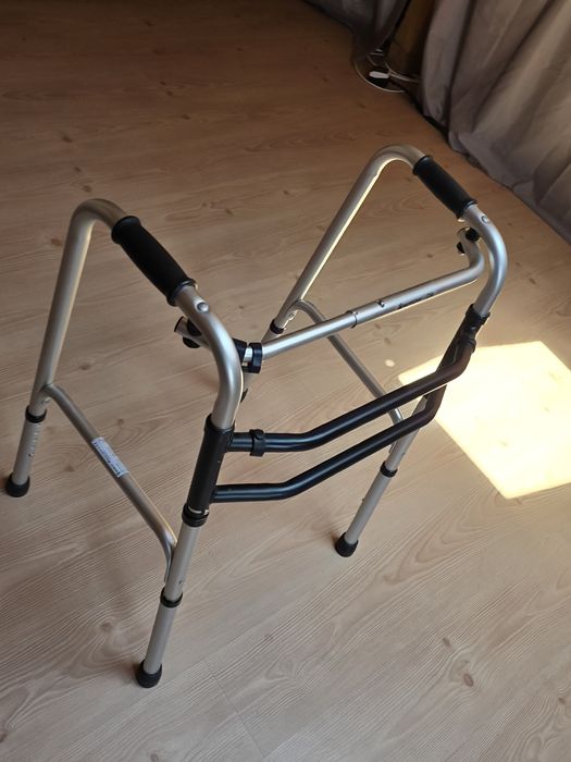 Cadru pliabil persoane cu dizabilități