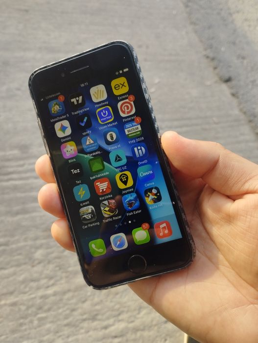 Iphone SE 3 GEN 2022 срочно продам