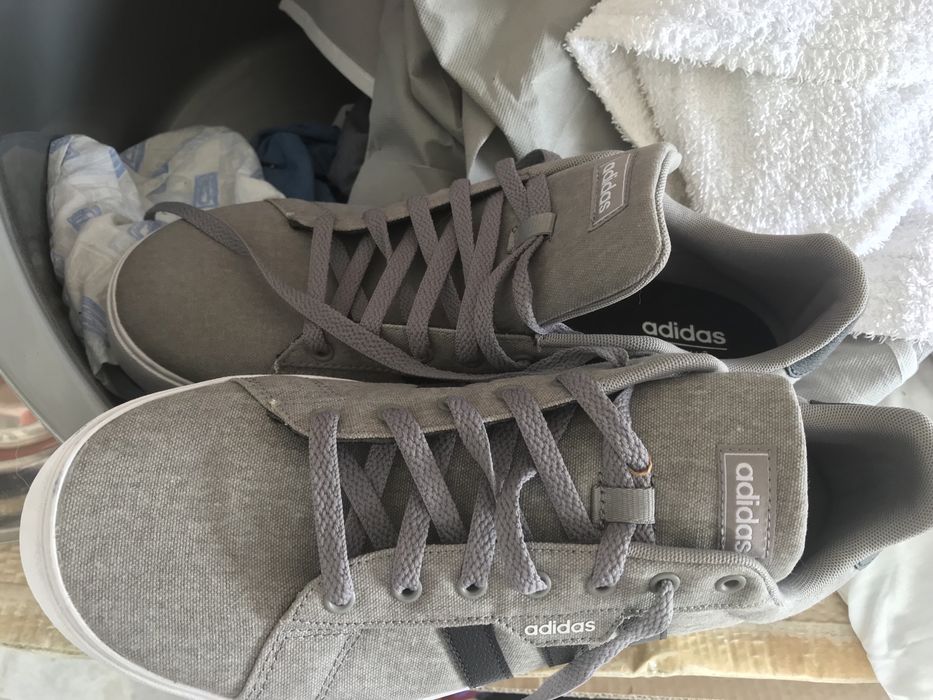 Adidas marimea 46