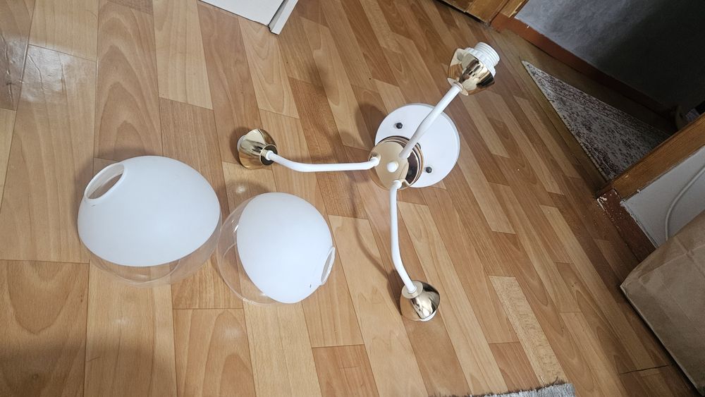 Люстра трехрожковая