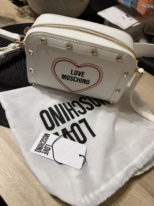 Нова оригинална чанта moschino