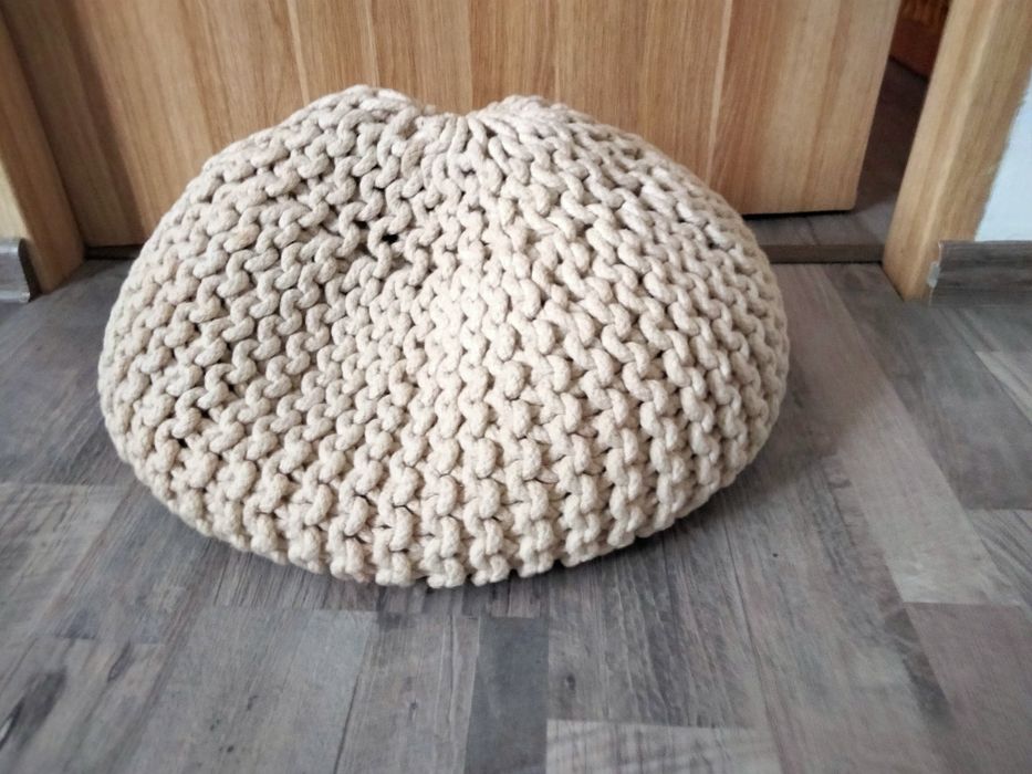 Suporturi farfurii reglabile50 lei coveltura cu perne 80 lei