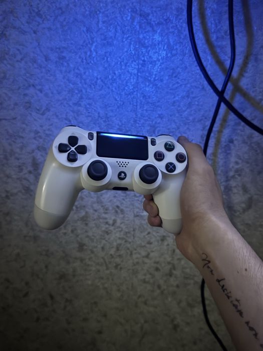 Play station 4 slim 1 TB ideal