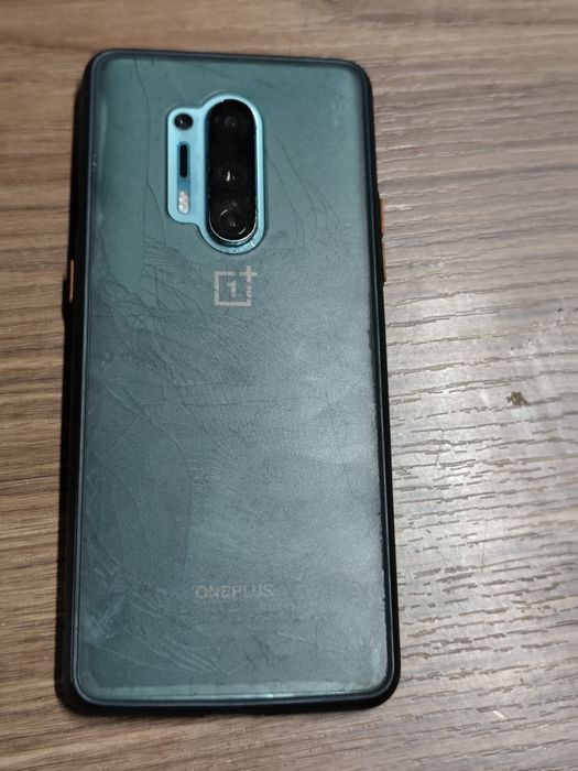 Vind telefon One plus 8