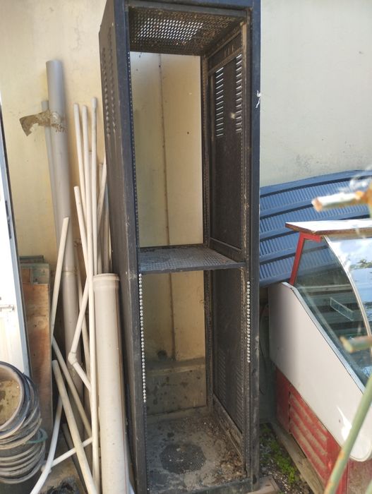 Серверный шкаф. состояние среднее