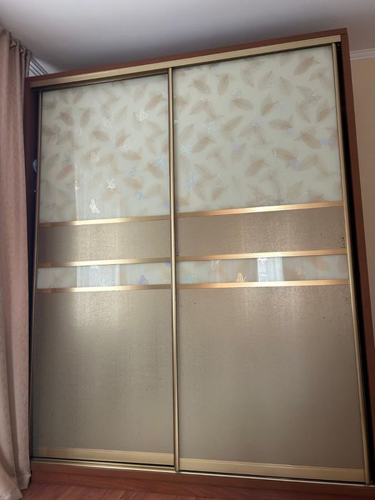 Шкаф купе золотистый