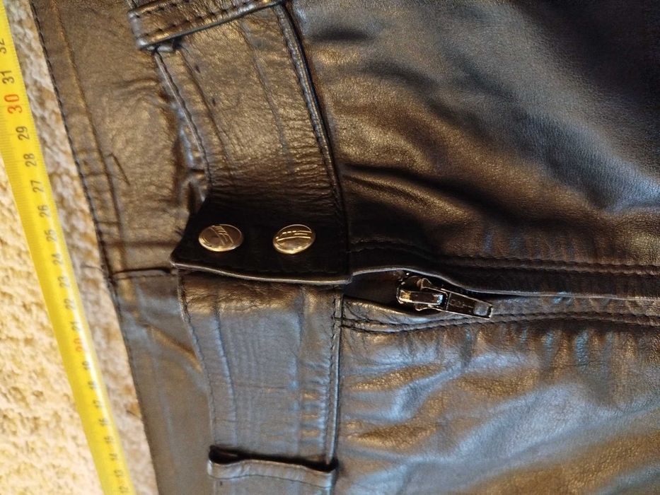 Pantaloni moto de piele