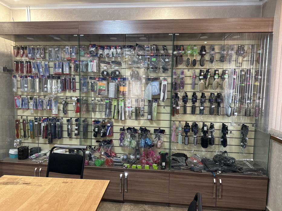 Продам шкафы-витрины! Срочно!