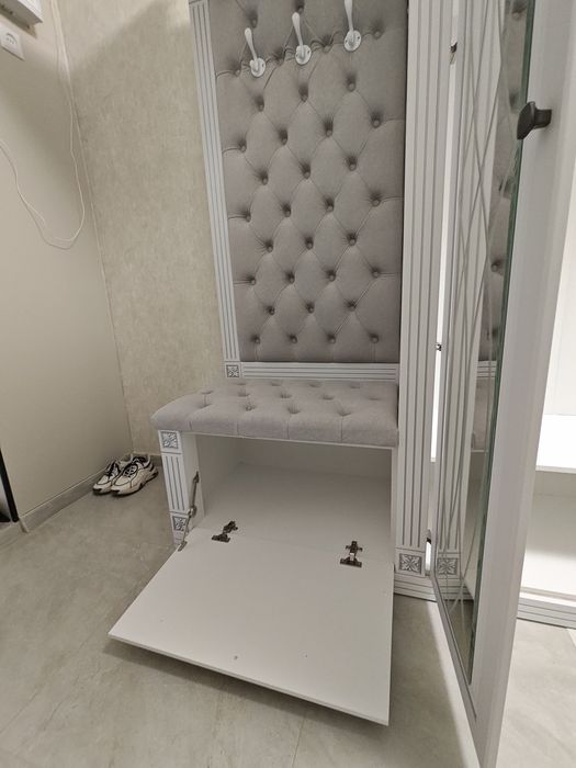 Продам шкаф - прихожую новую